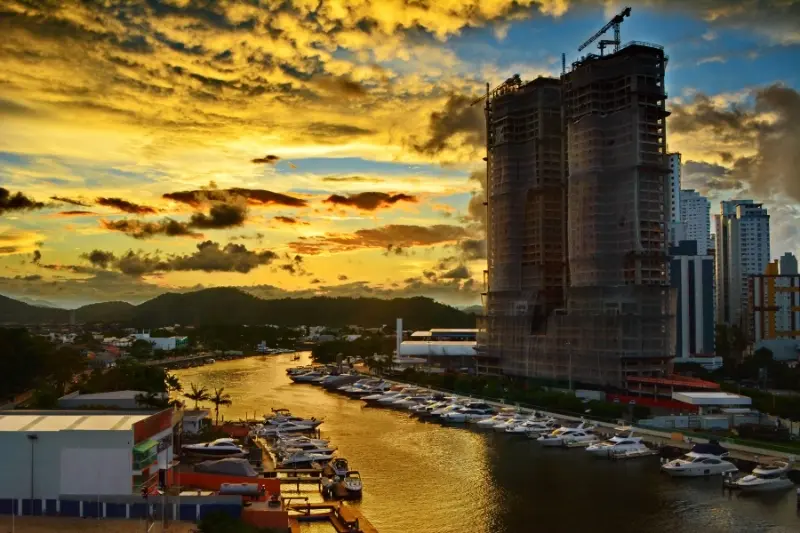 Quanto custa o metro quadrado em Balneário Camboriú?