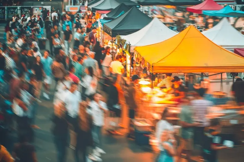 Curtir os eventos culturais e feiras
